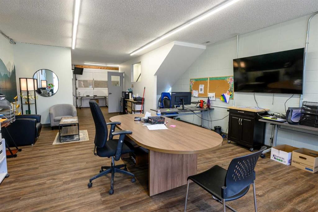 10013 110 Avenue  - Photo 5