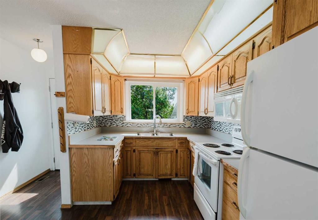 9205 111 Avenue  - Photo 9