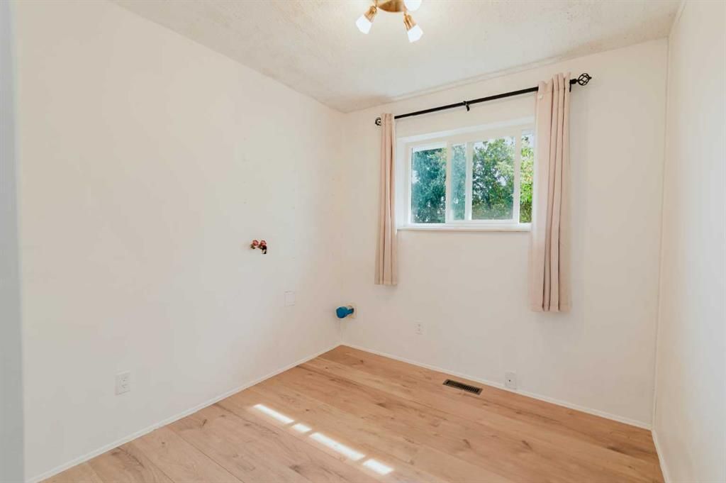 9205 111 Avenue  - Photo 15
