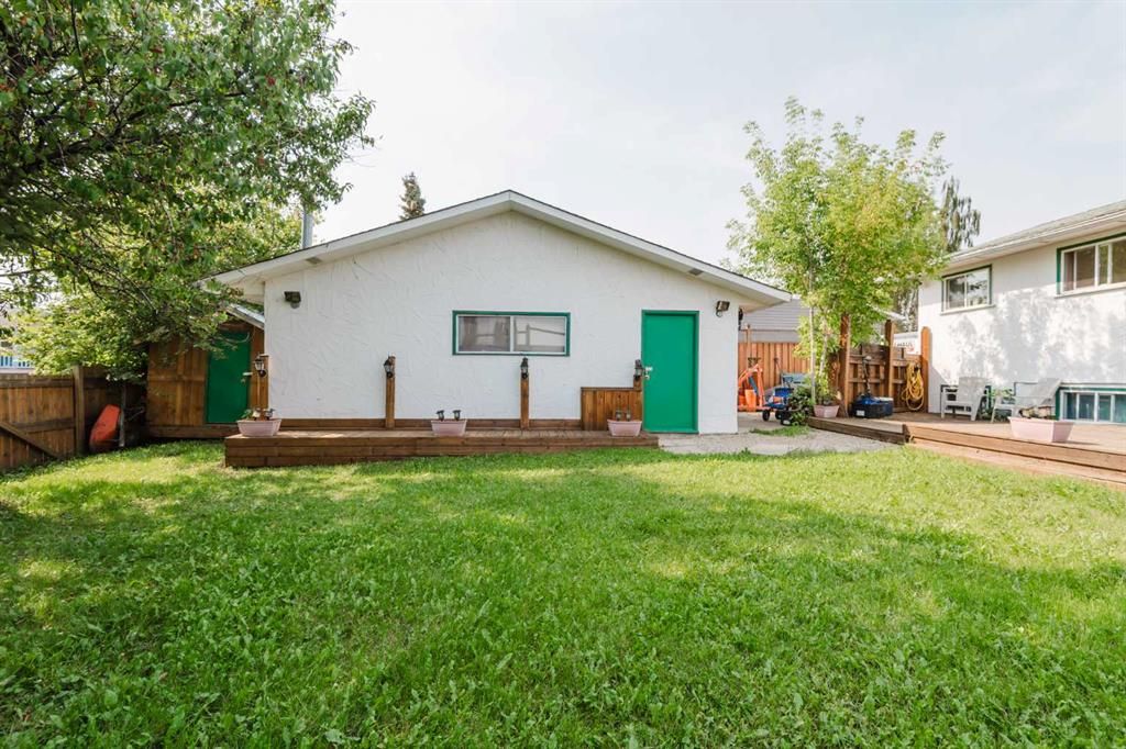 9205 111 Avenue  - Photo 36