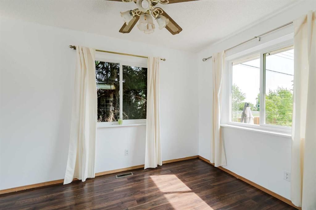 9205 111 Avenue  - Photo 5