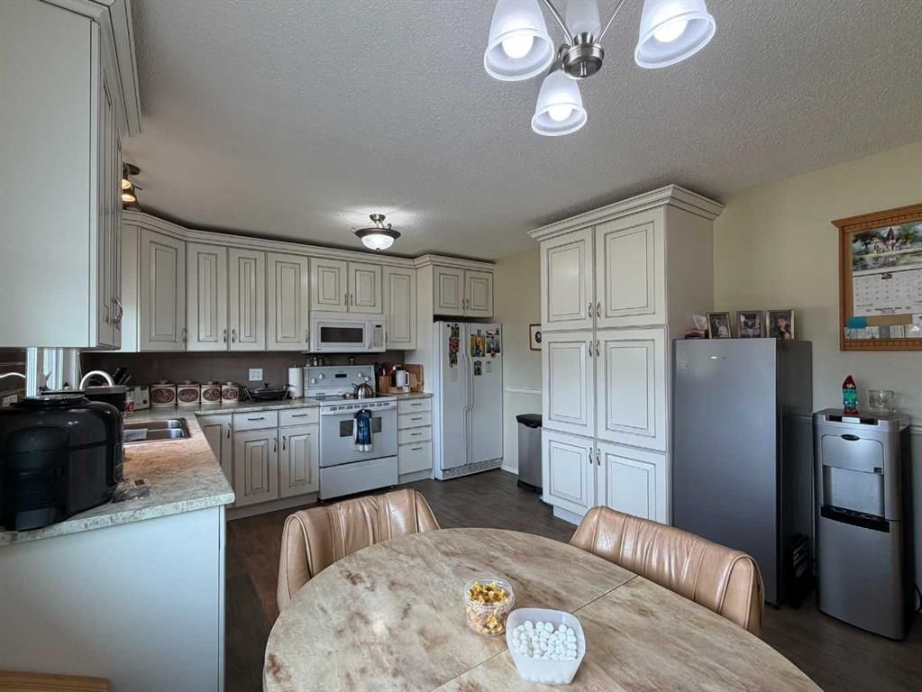 607 6 Avenue  - Photo 9