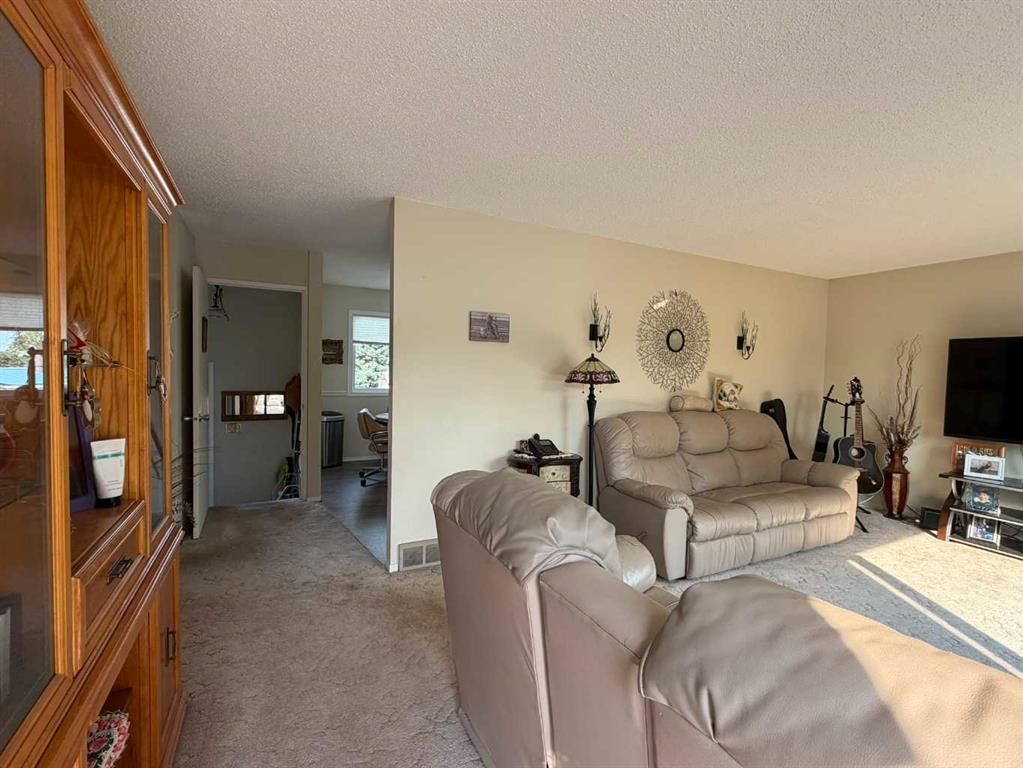607 6 Avenue  - Photo 11