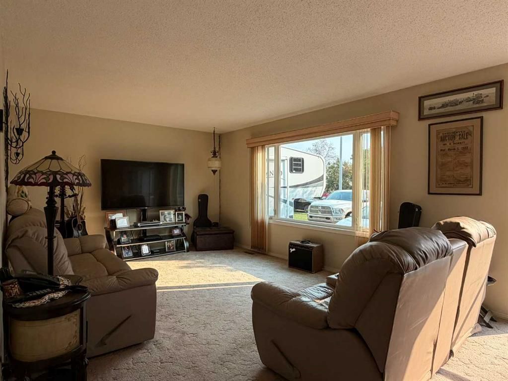 607 6 Avenue  - Photo 12