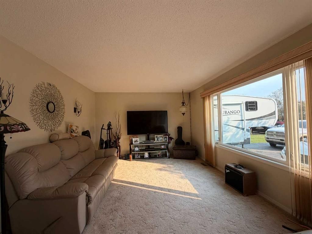 607 6 Avenue  - Photo 13