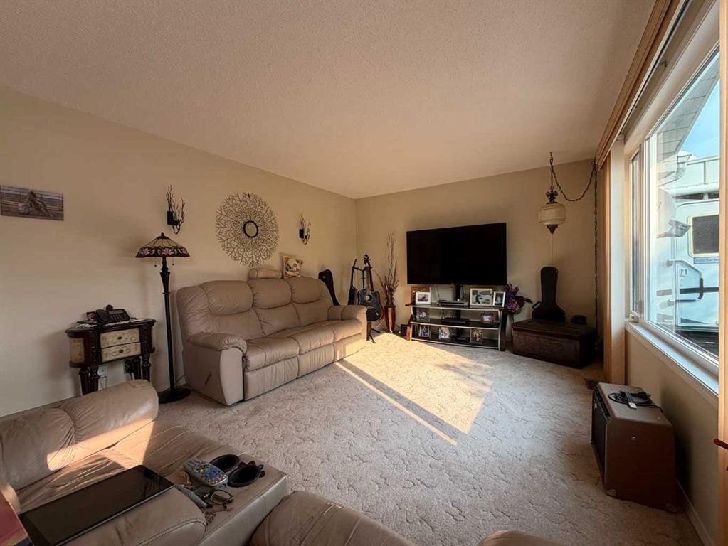 607 6 Avenue  - Photo 14