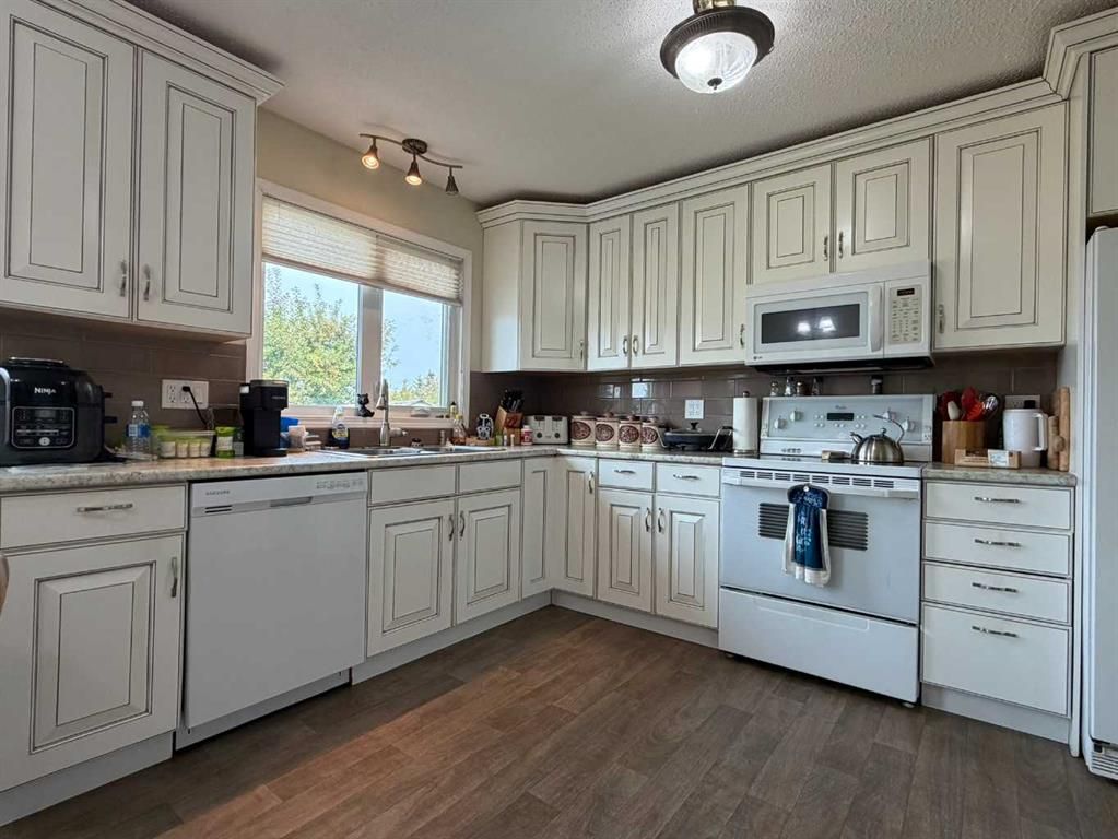 607 6 Avenue  - Photo 4