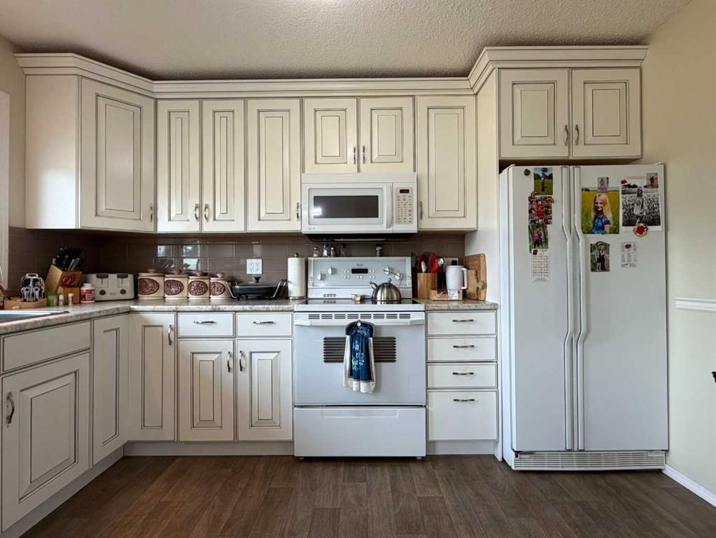 607 6 Avenue  - Photo 5