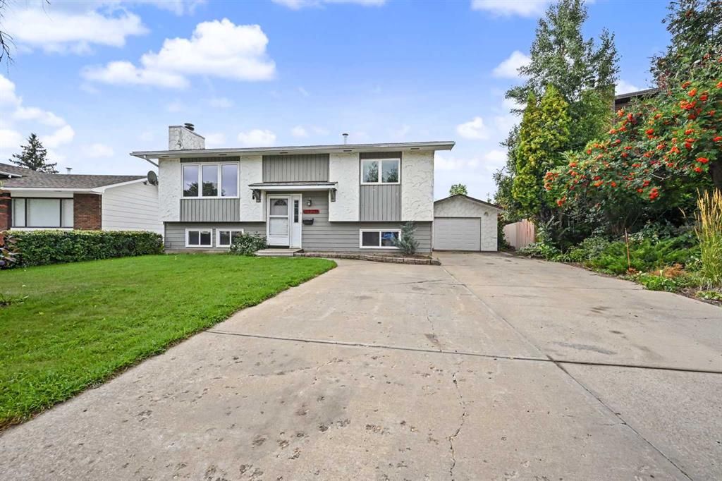 7330 99A Street  - Photo 1