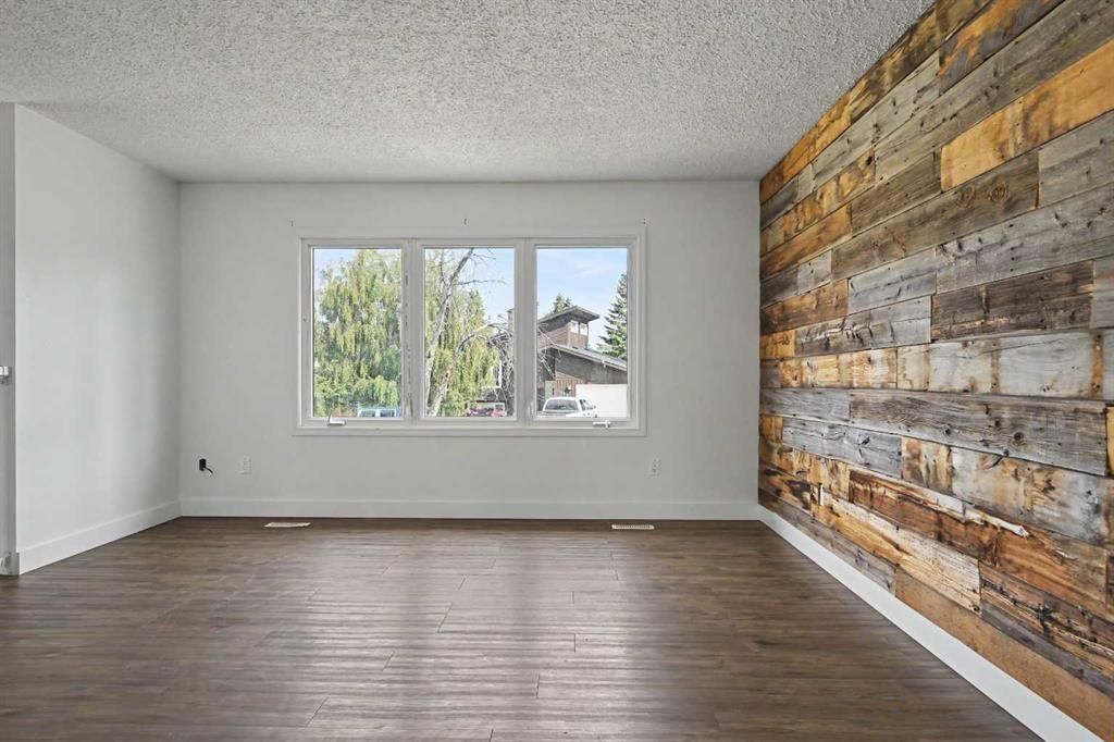 7330 99A Street  - Photo 9