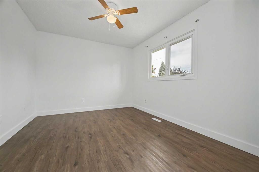 7330 99A Street  - Photo 13
