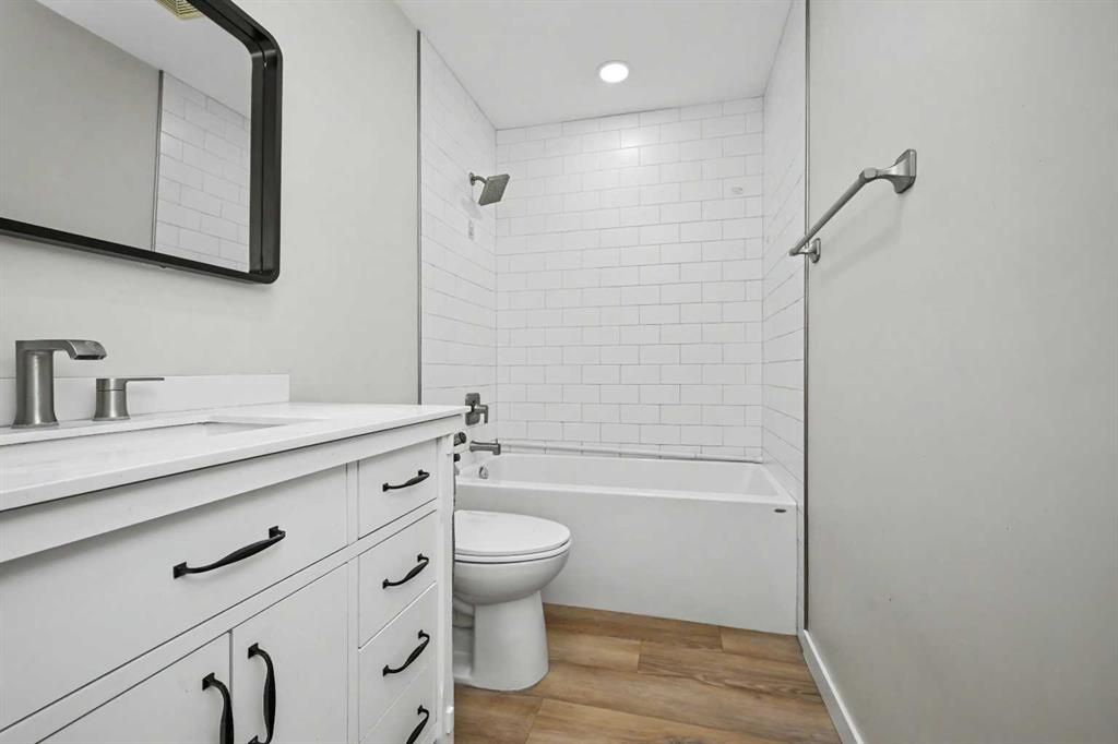 7330 99A Street  - Photo 14