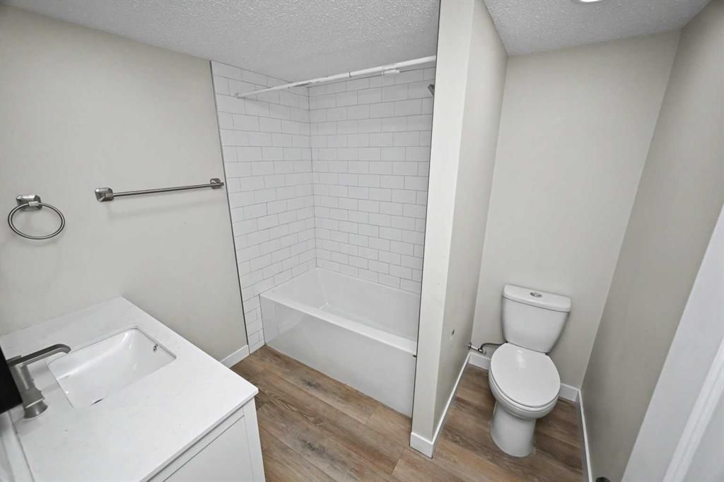 7330 99A Street  - Photo 20