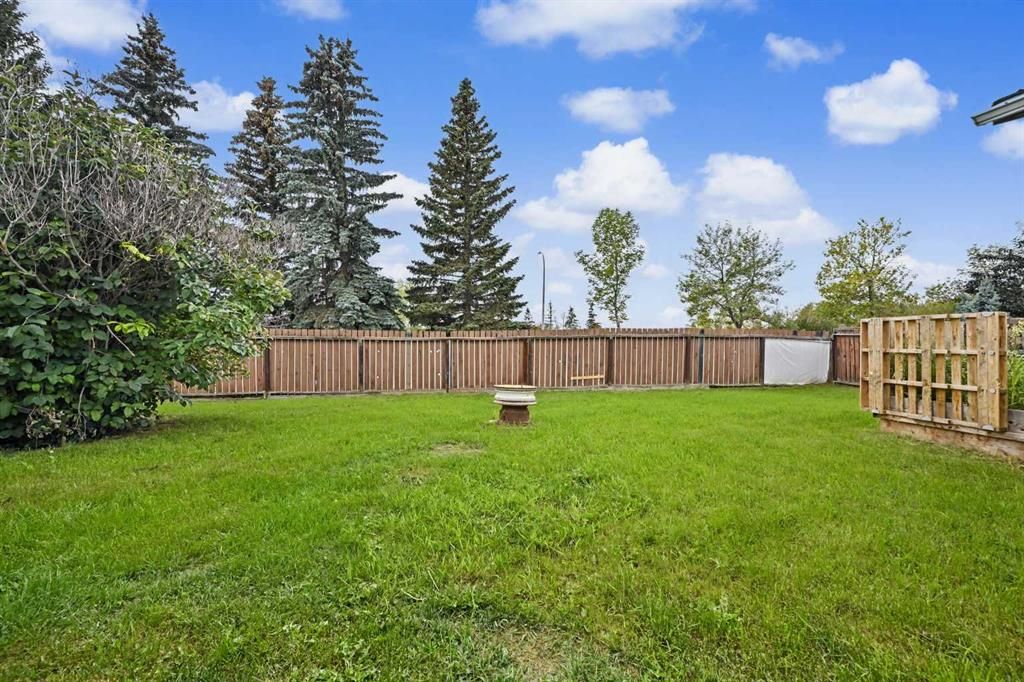 7330 99A Street  - Photo 24