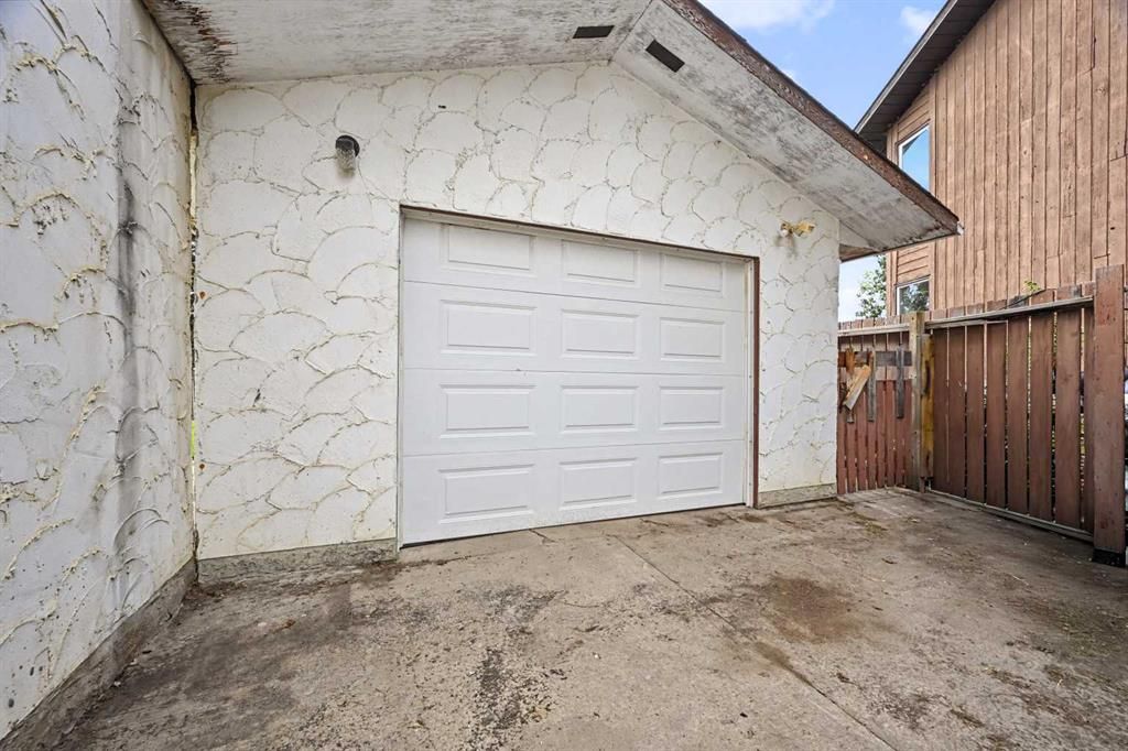7330 99A Street  - Photo 27