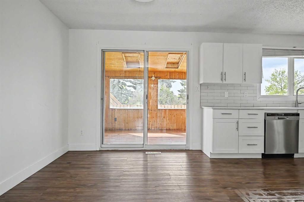 7330 99A Street  - Photo 5