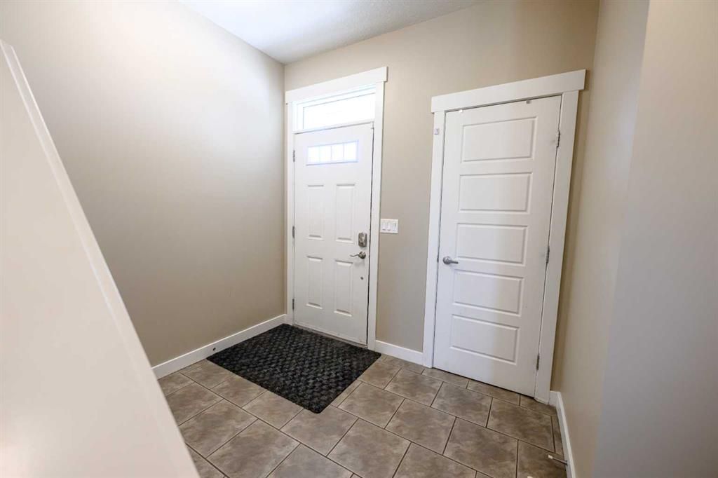 9433 88 Street - Photo 2