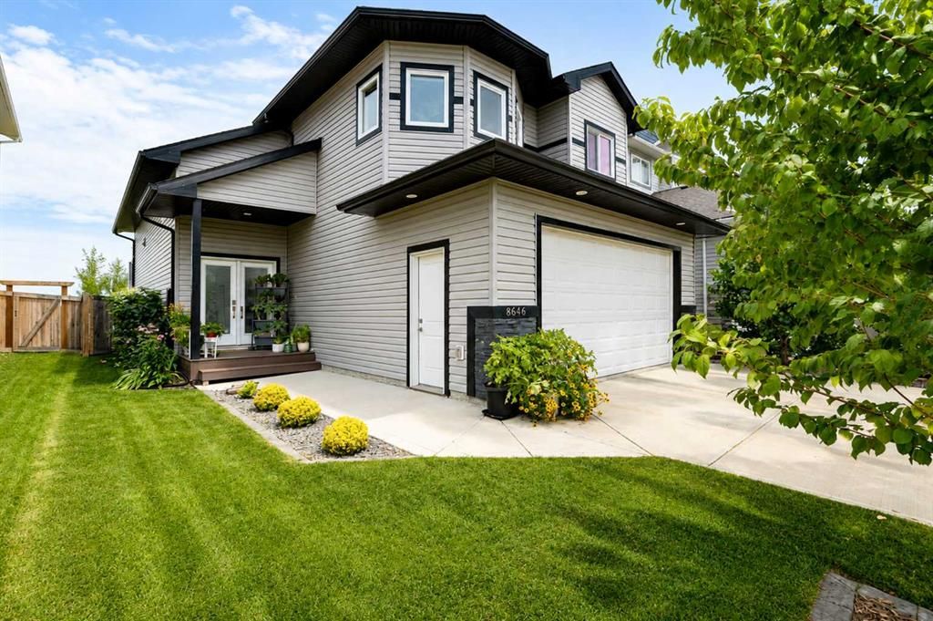 8646 122 Avenue - Photo 1