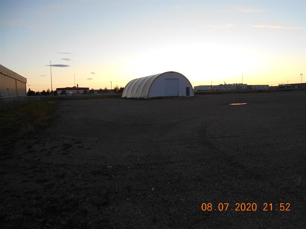 8606 99 Street - Photo 3
