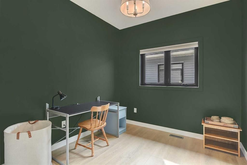 8613 88 Street  - Photo 17