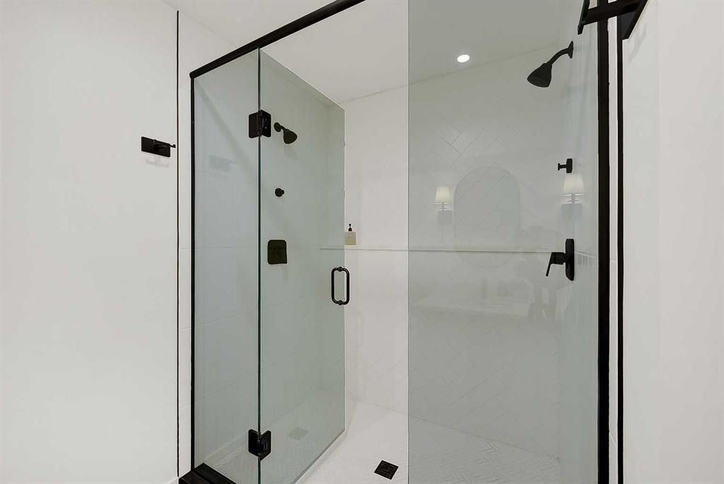 8613 88 Street  - Photo 22