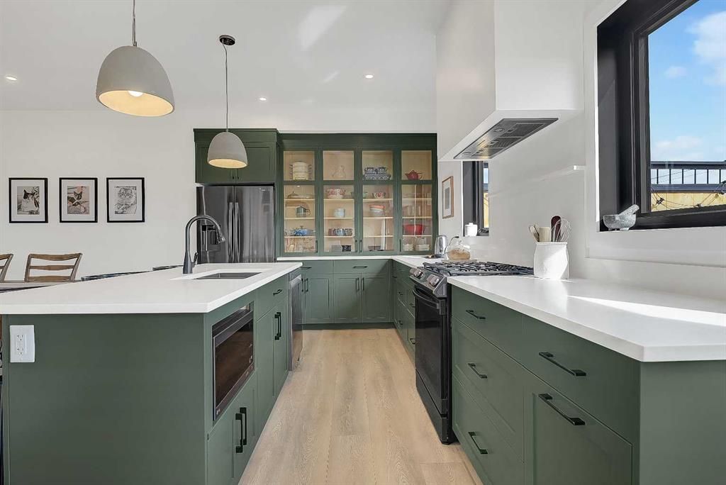 8613 88 Street  - Photo 2