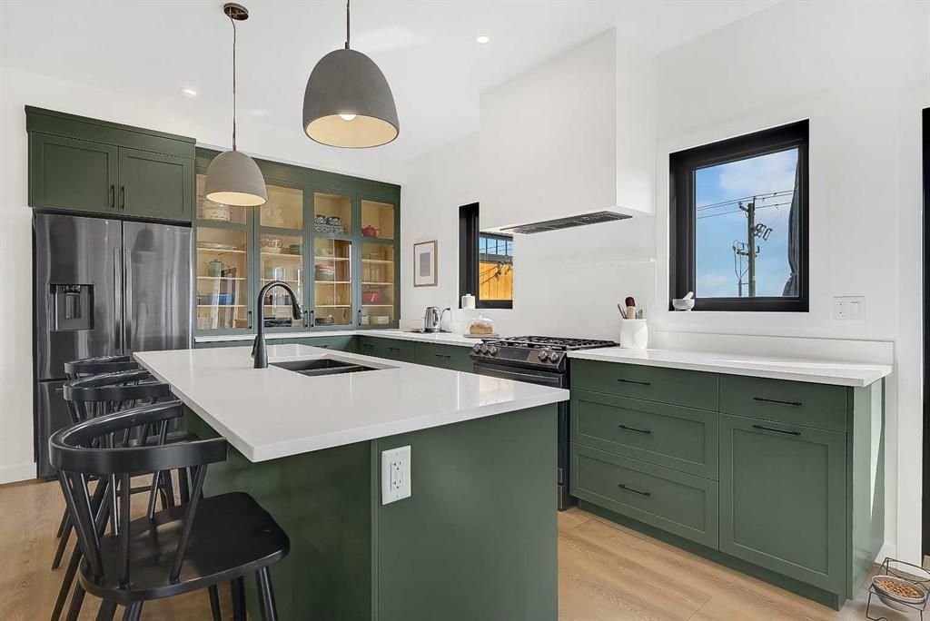 8613 88 Street  - Photo 3