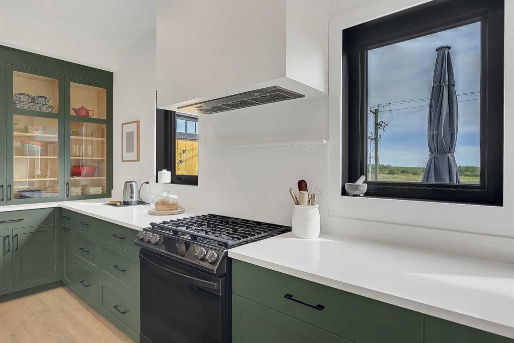 8613 88 Street  - Photo 4