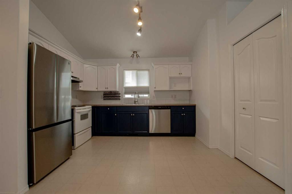 8005 Westpointe Drive  - Photo 12