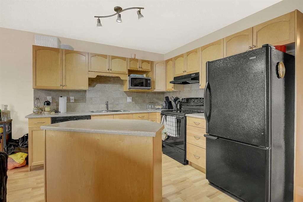 7027 112 Street  - Photo 6