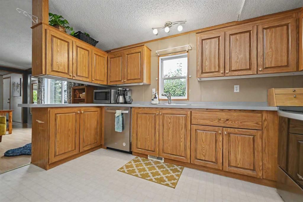 12123 98 Street  - Photo 9