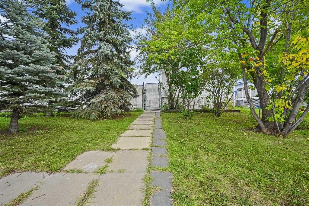 12123 98 Street - Photo 2