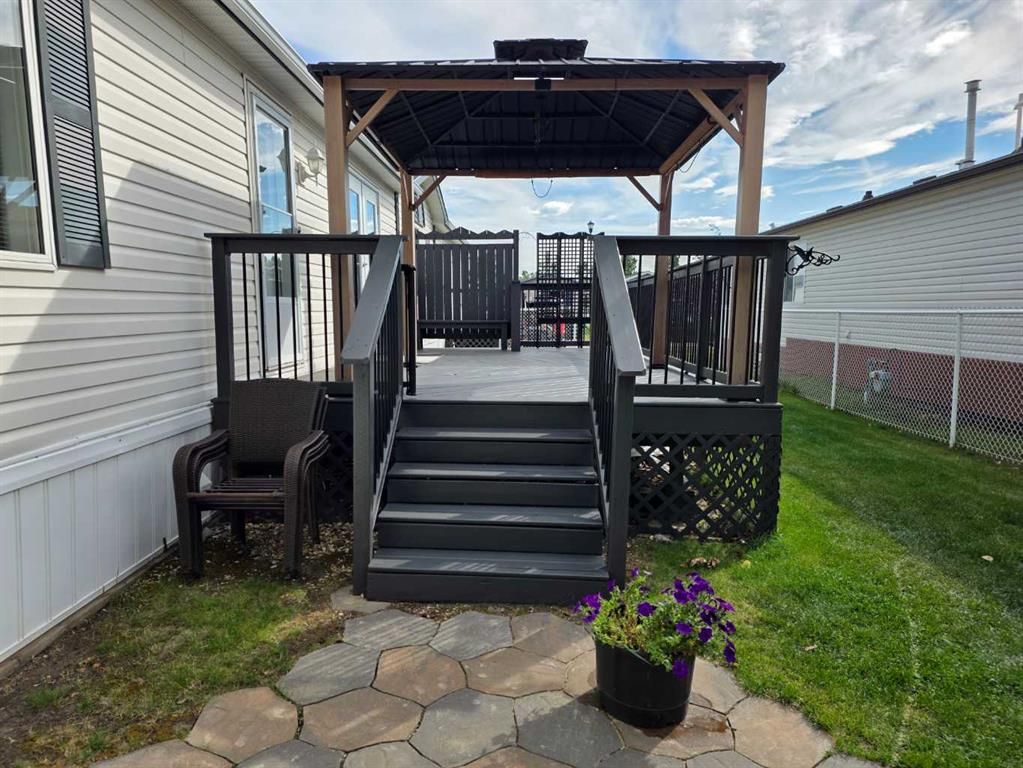 348 SCOTT Lane  - Photo 9