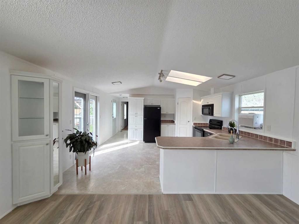 348 SCOTT Lane  - Photo 15