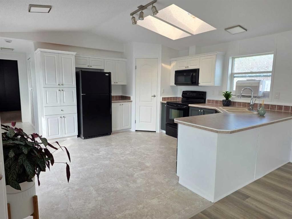 348 SCOTT Lane  - Photo 16