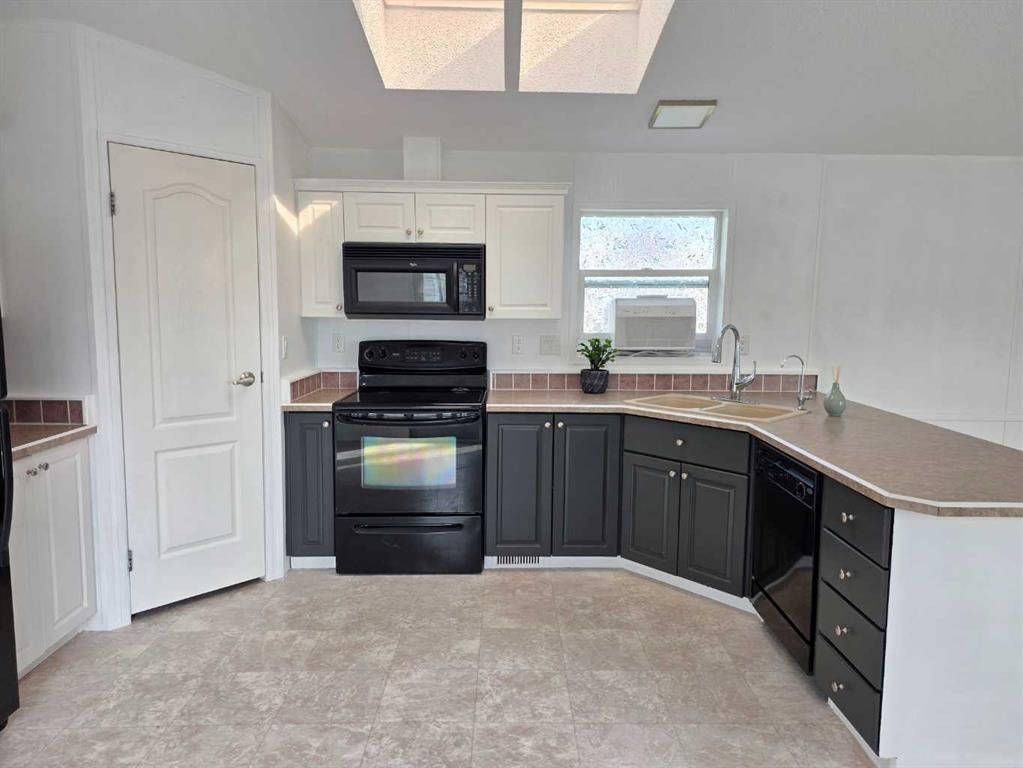 348 SCOTT Lane  - Photo 19