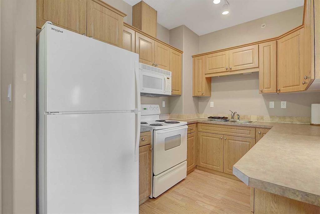 405, 9221 Lakeland Drive - Photo 3