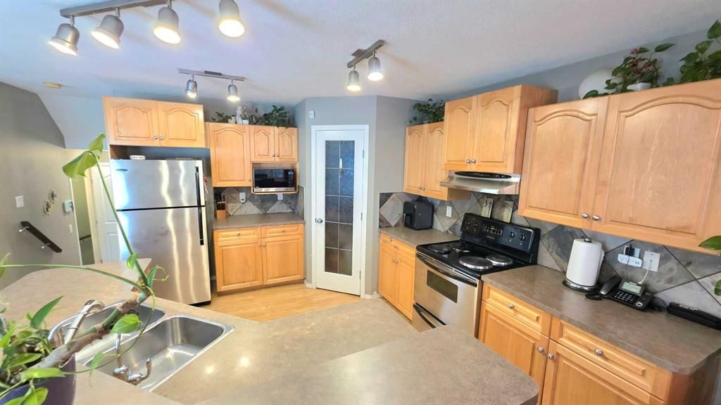 9209 129 Avenue  - Photo 2