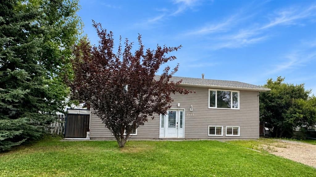9915 97 Avenue  - Photo 1