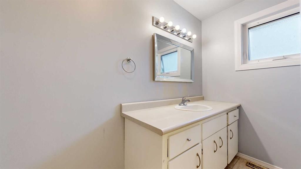 9915 97 Avenue  - Photo 17
