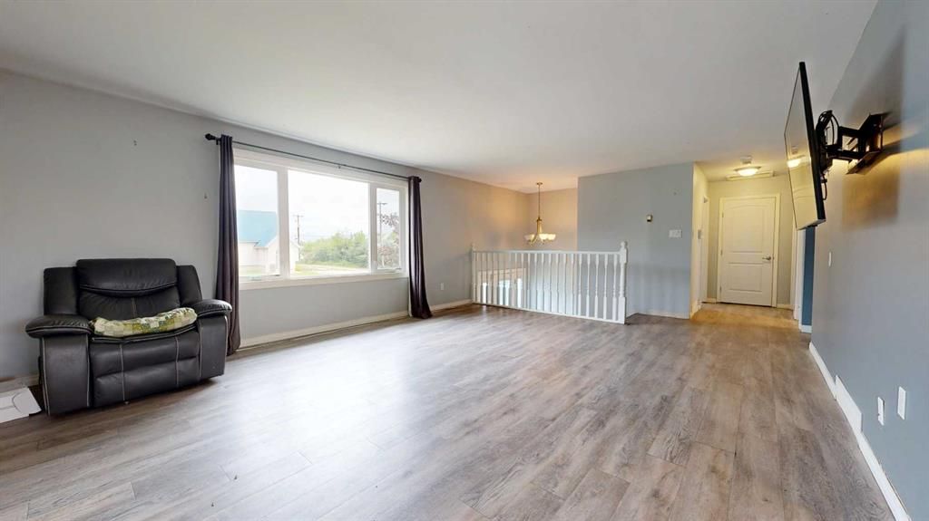 9915 97 Avenue  - Photo 3