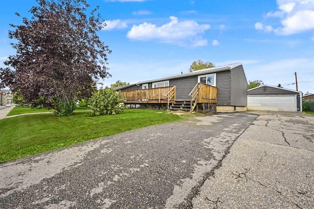 9516 98 Avenue - Photo 1