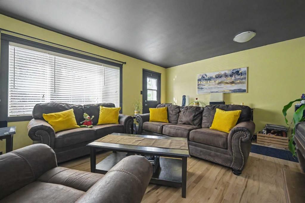 9516 98 Avenue - Photo 4