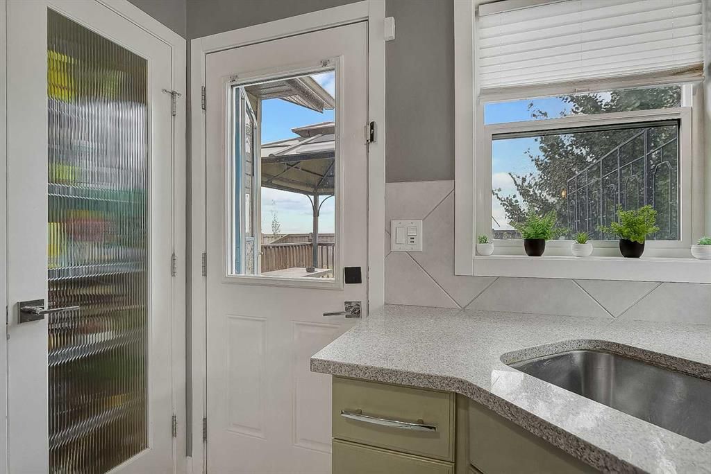 7006 115B Street  - Photo 9