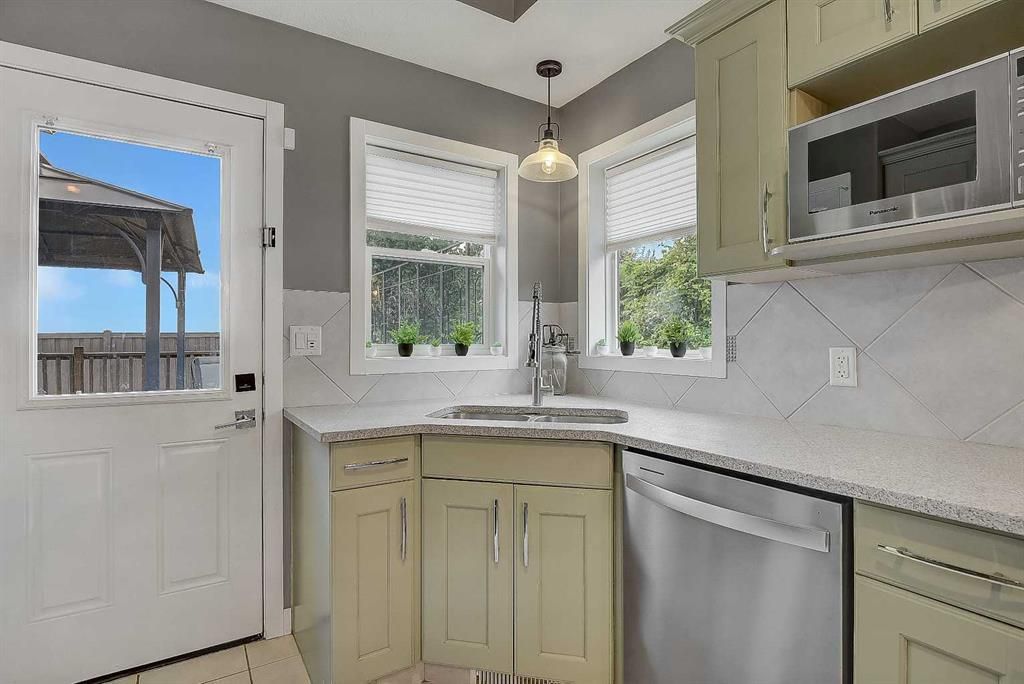 7006 115B Street  - Photo 6