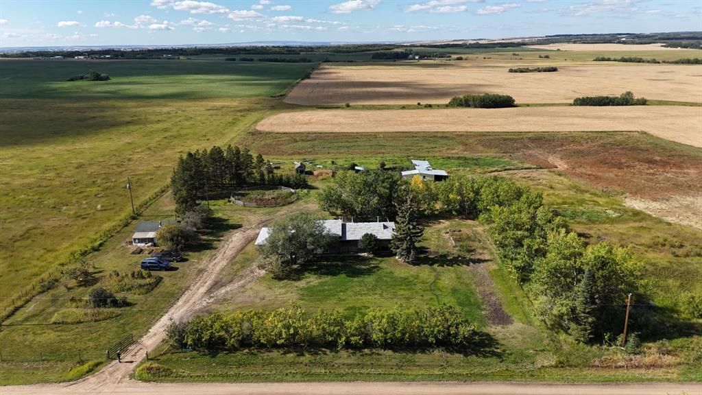 725002 Range Road 52   - Photo 2