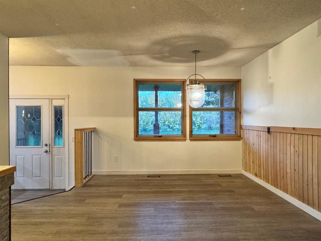 725002 Range Road 52   - Photo 8