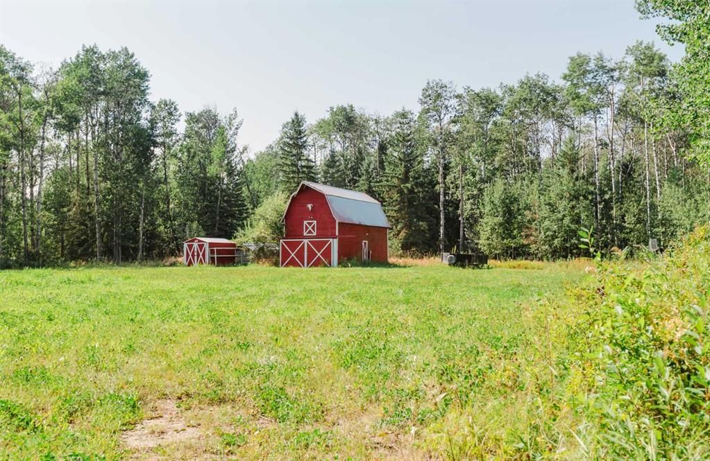 711012 Range Road 64   - Photo 11