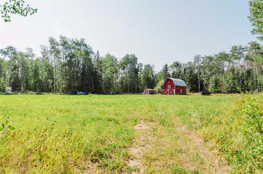 711012 Range Road 64   - Photo 12