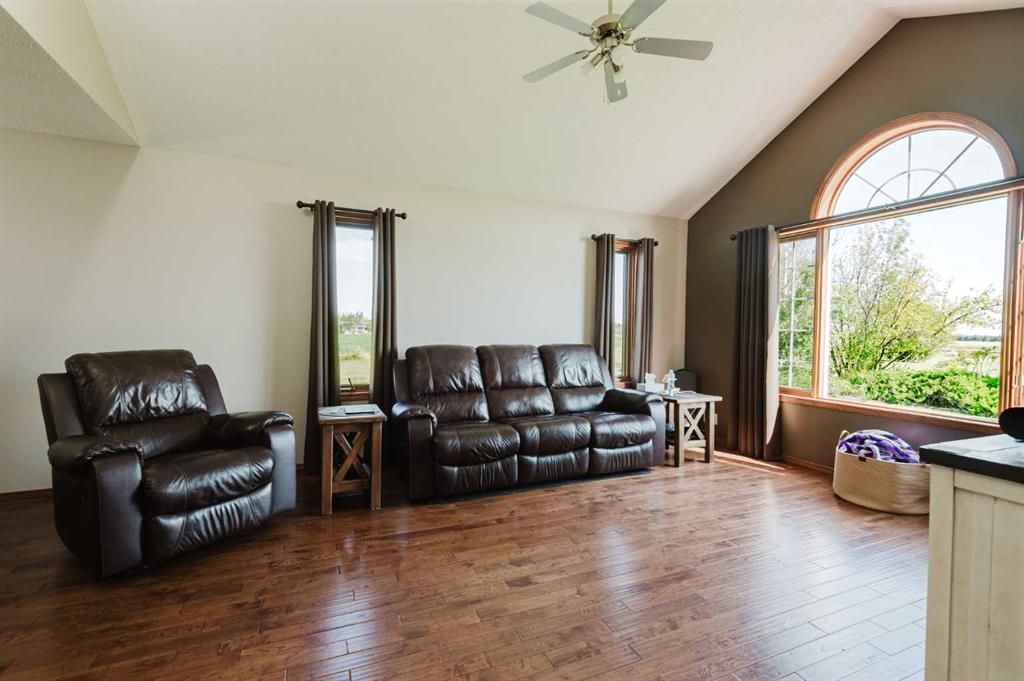 711012 Range Road 64   - Photo 16